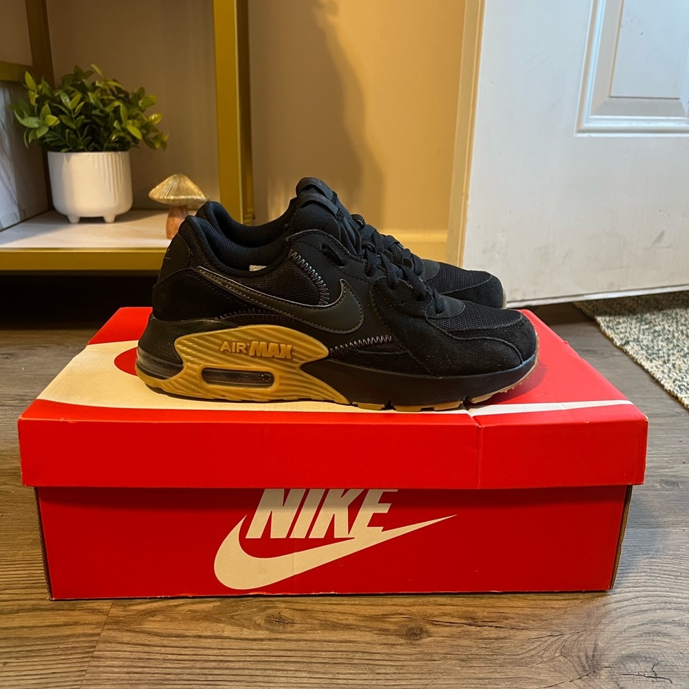 Nike Air Max Excee ‘Black Gum’
